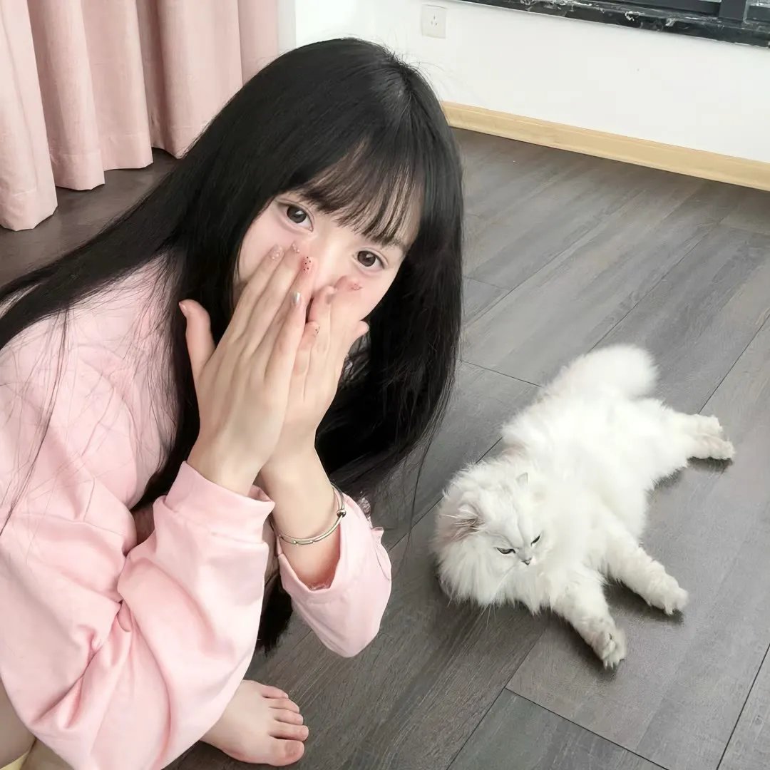 左撇子女人